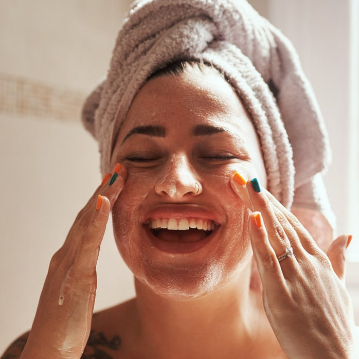 Using Aleppo Soap to wash my face