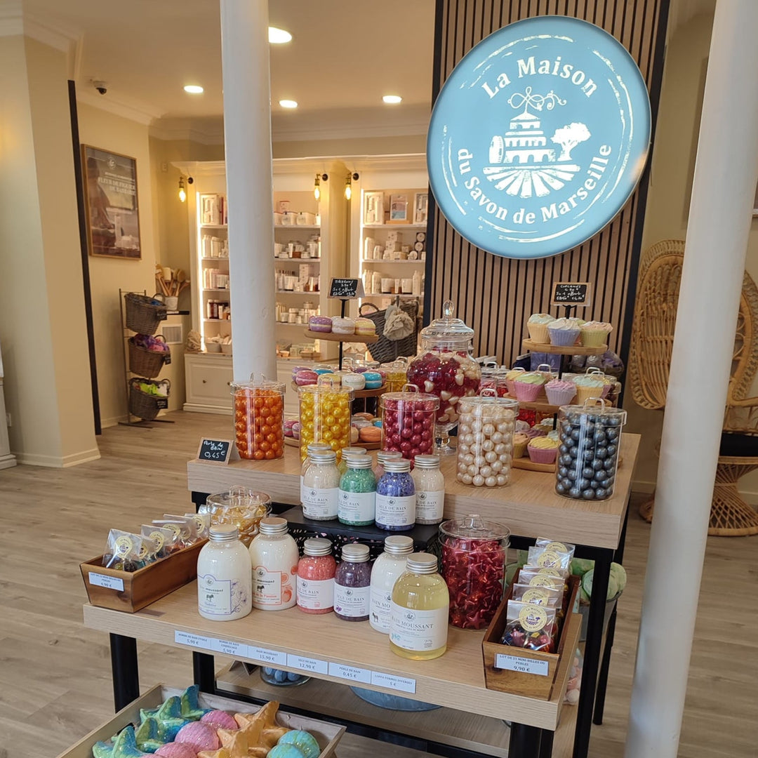 Intérieur de la boutique La Maison du Savon de Marseille à Sens