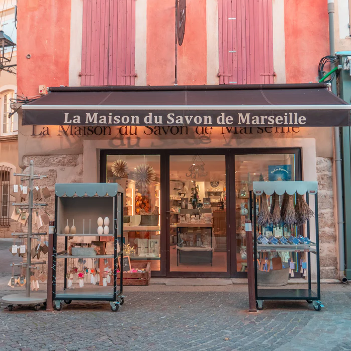Magasin de savons en centre-ville de L'Isle-sur-la-Sorgue - La Maison du Savon de Marseille